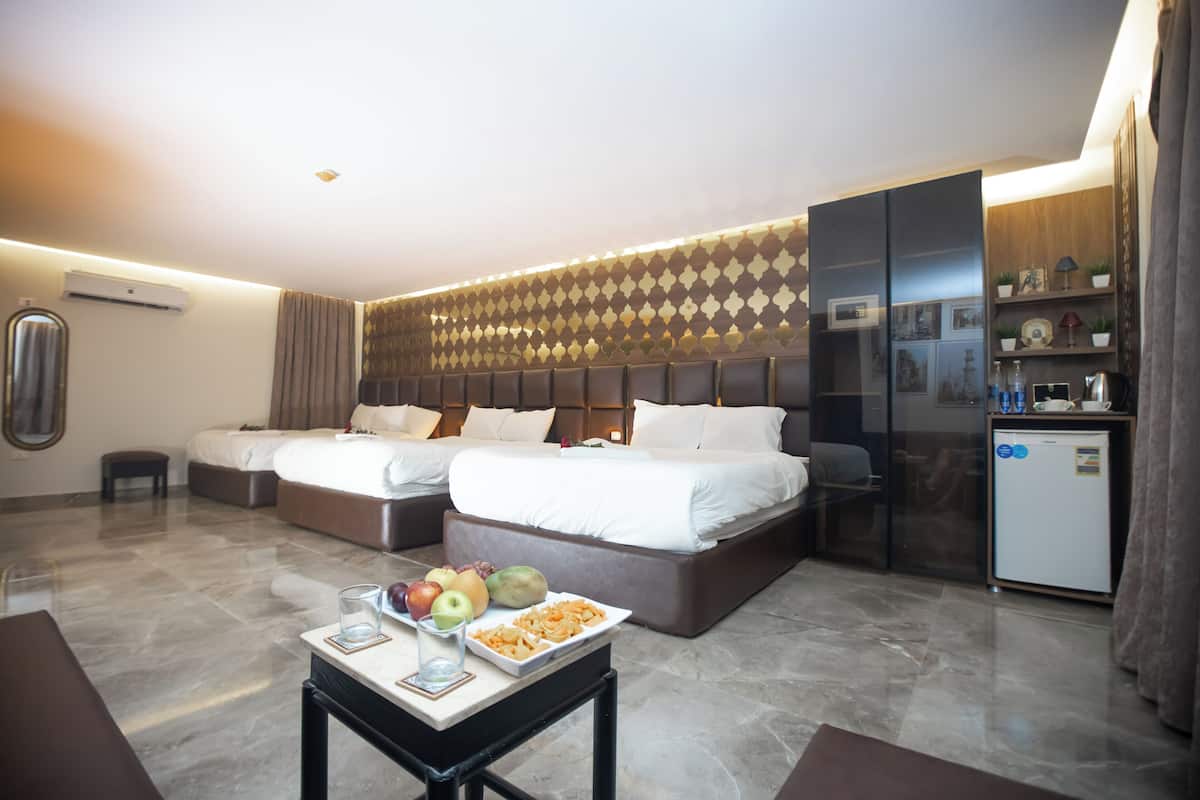 Basic Quadruple Room | In-room safe, blackout drapes, iron/ironing board, free WiFi