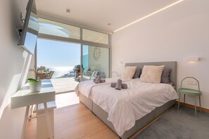 3 室のベッドルーム、アイロン / アイロン台、WiFi (無料)、ベッドシーツ