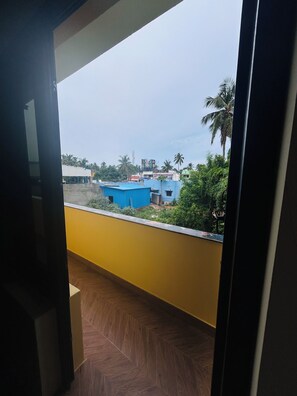 Chambre Luxe, 1 très grand lit | Balcon
