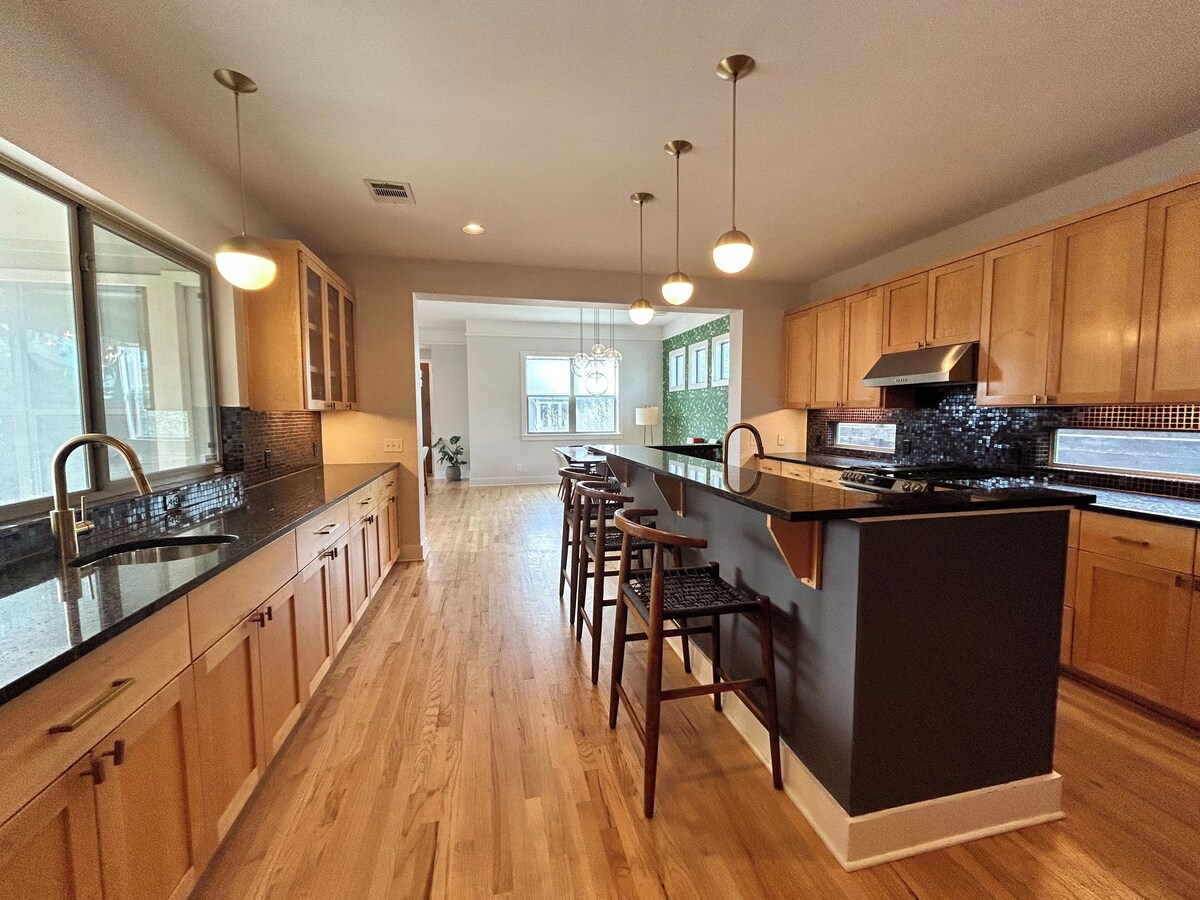 Photo 8 of Gorgeous Central Austin home minutes from UT and Downtown