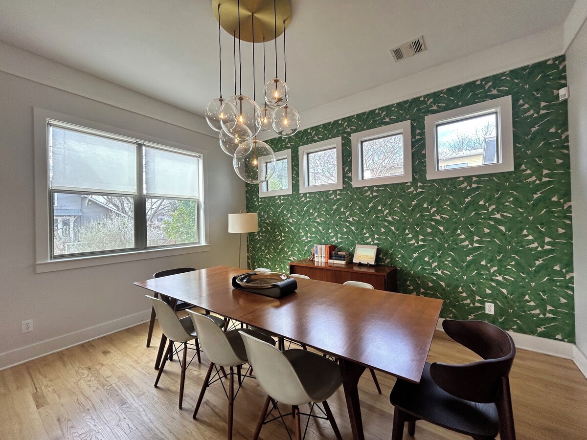 Photo 4 of Gorgeous Central Austin home minutes from UT and Downtown