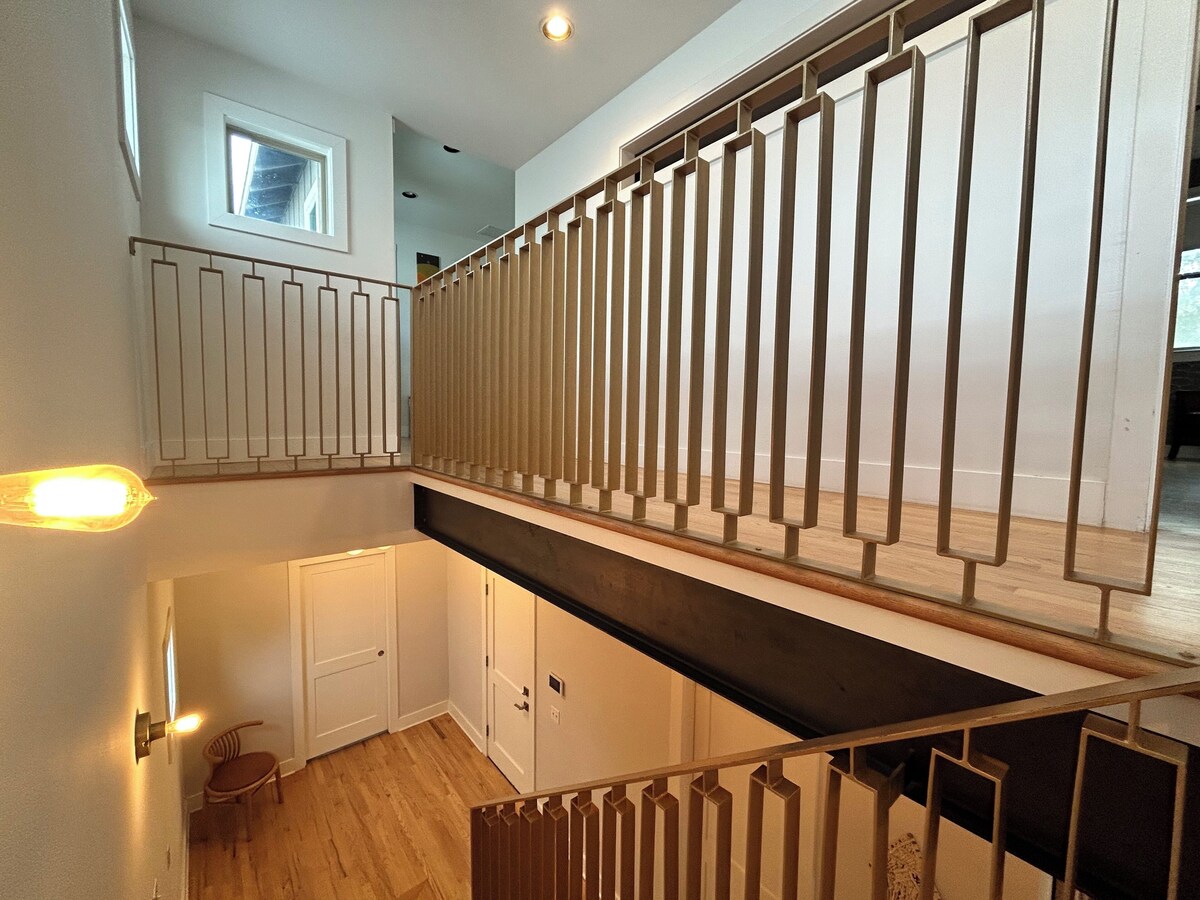 Photo 18 of Gorgeous Central Austin home minutes from UT and Downtown