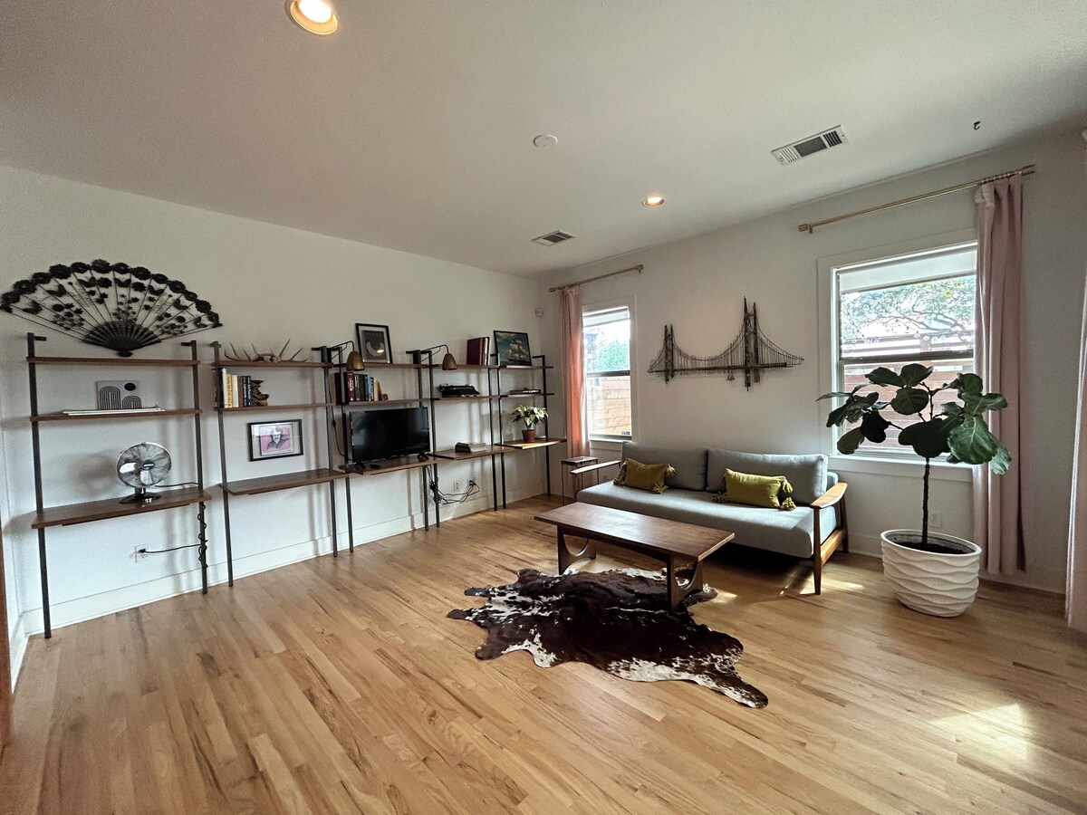 Photo 17 of Gorgeous Central Austin home minutes from UT and Downtown