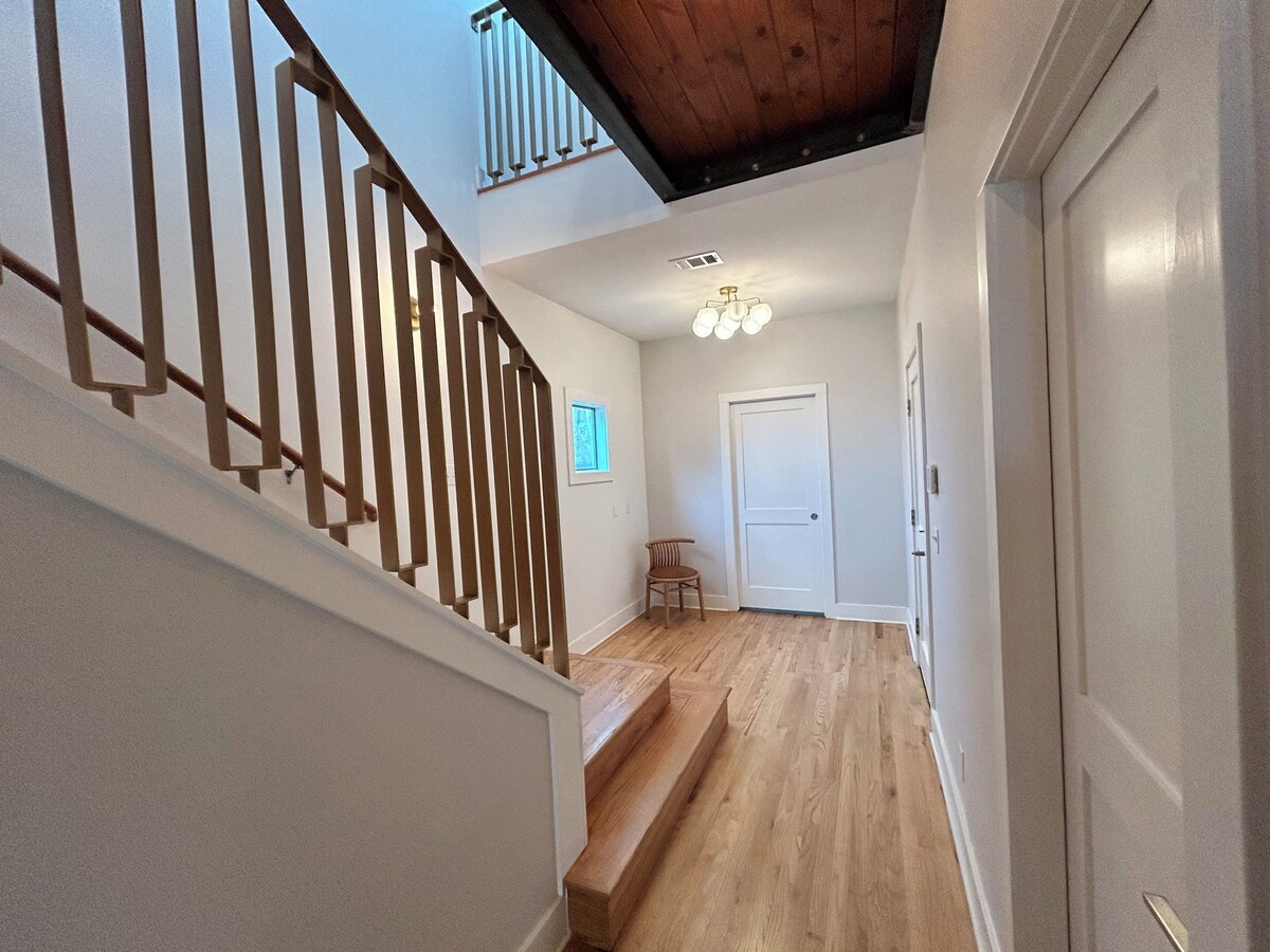 Photo 19 of Gorgeous Central Austin home minutes from UT and Downtown