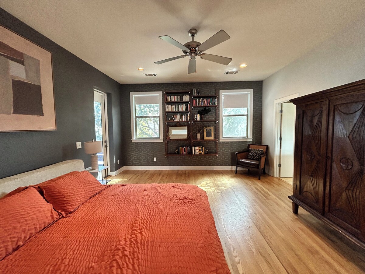 Photo 28 of Gorgeous Central Austin home minutes from UT and Downtown