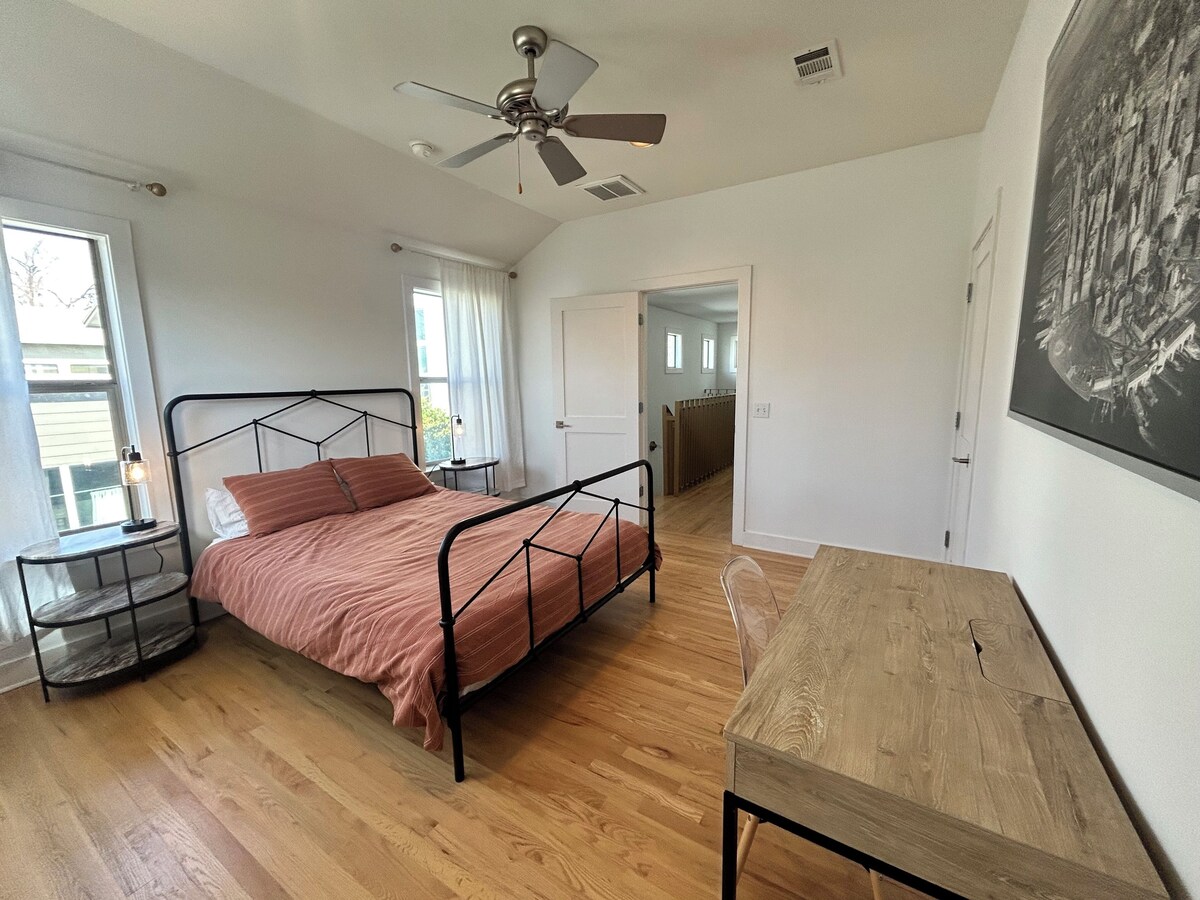 Photo 35 of Gorgeous Central Austin home minutes from UT and Downtown