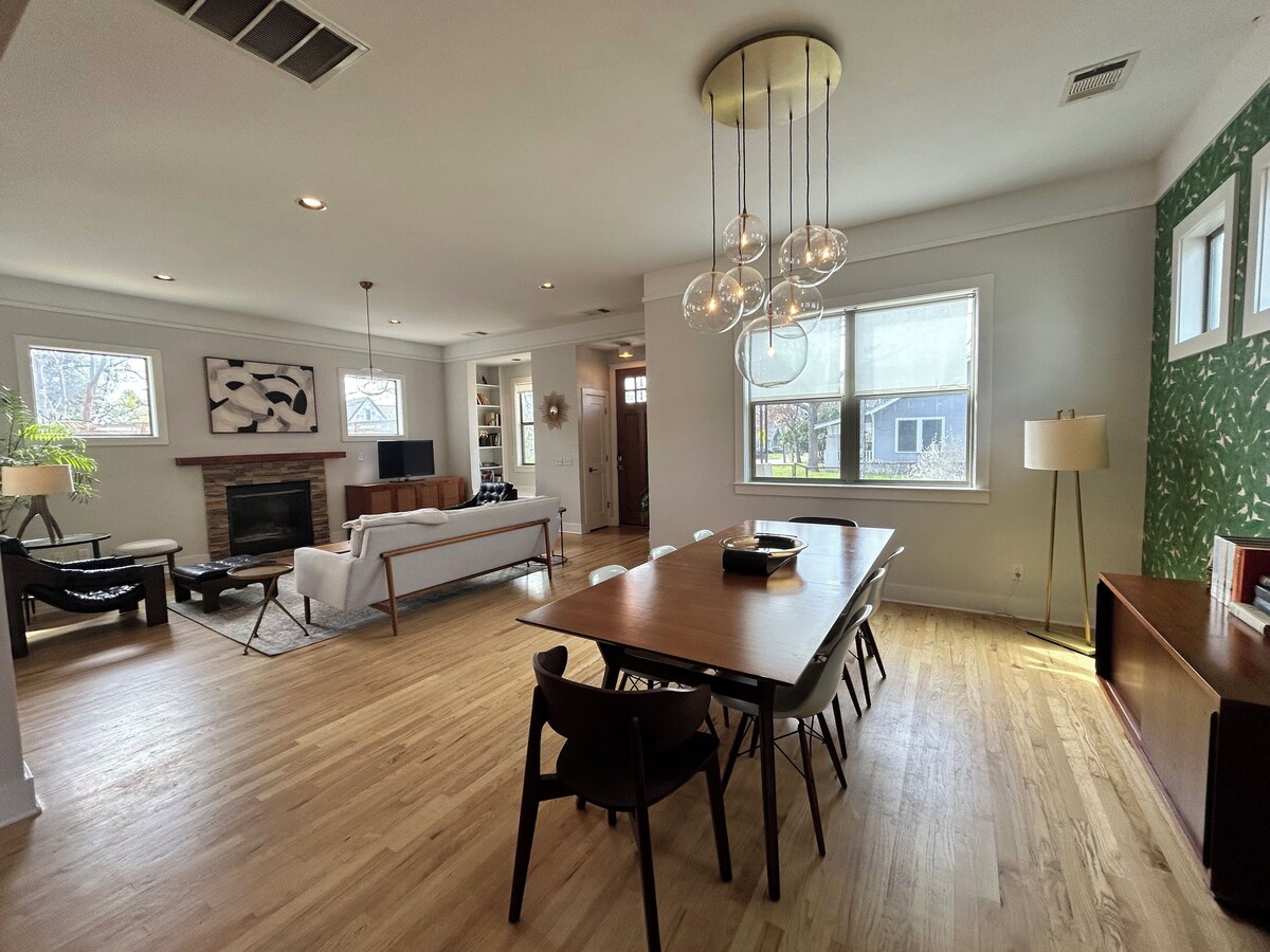 Photo 5 of Gorgeous Central Austin home minutes from UT and Downtown