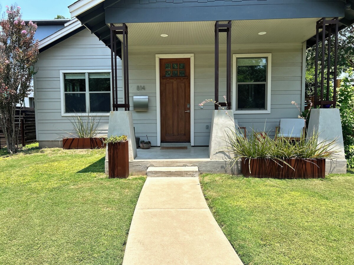 Photo 7 of Gorgeous Central Austin home minutes from UT and Downtown