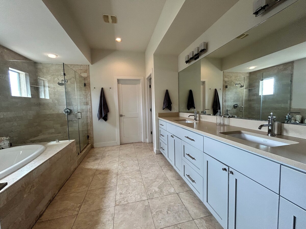 Photo 32 of Gorgeous Central Austin home minutes from UT and Downtown