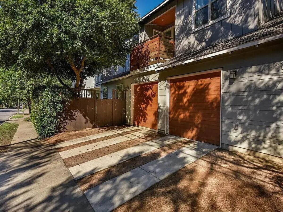 Photo 41 of Gorgeous Central Austin home minutes from UT and Downtown