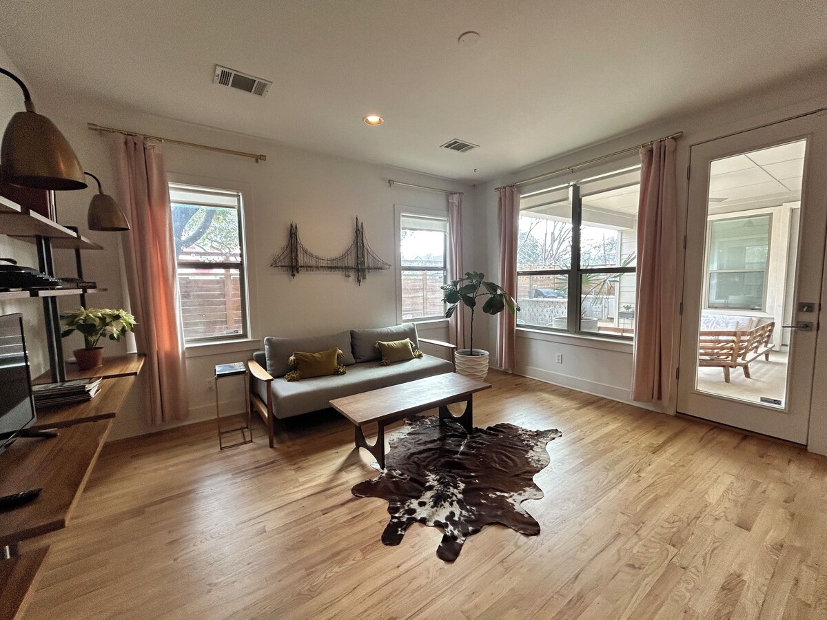Photo 16 of Gorgeous Central Austin home minutes from UT and Downtown