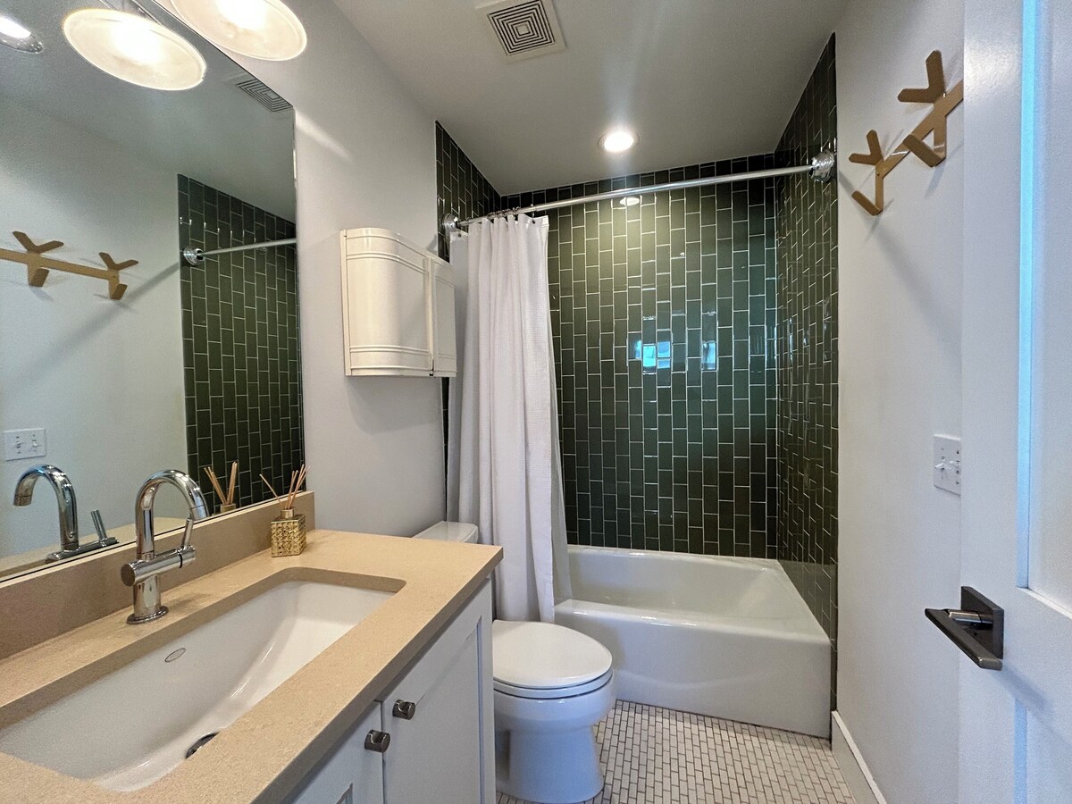Photo 40 of Gorgeous Central Austin home minutes from UT and Downtown