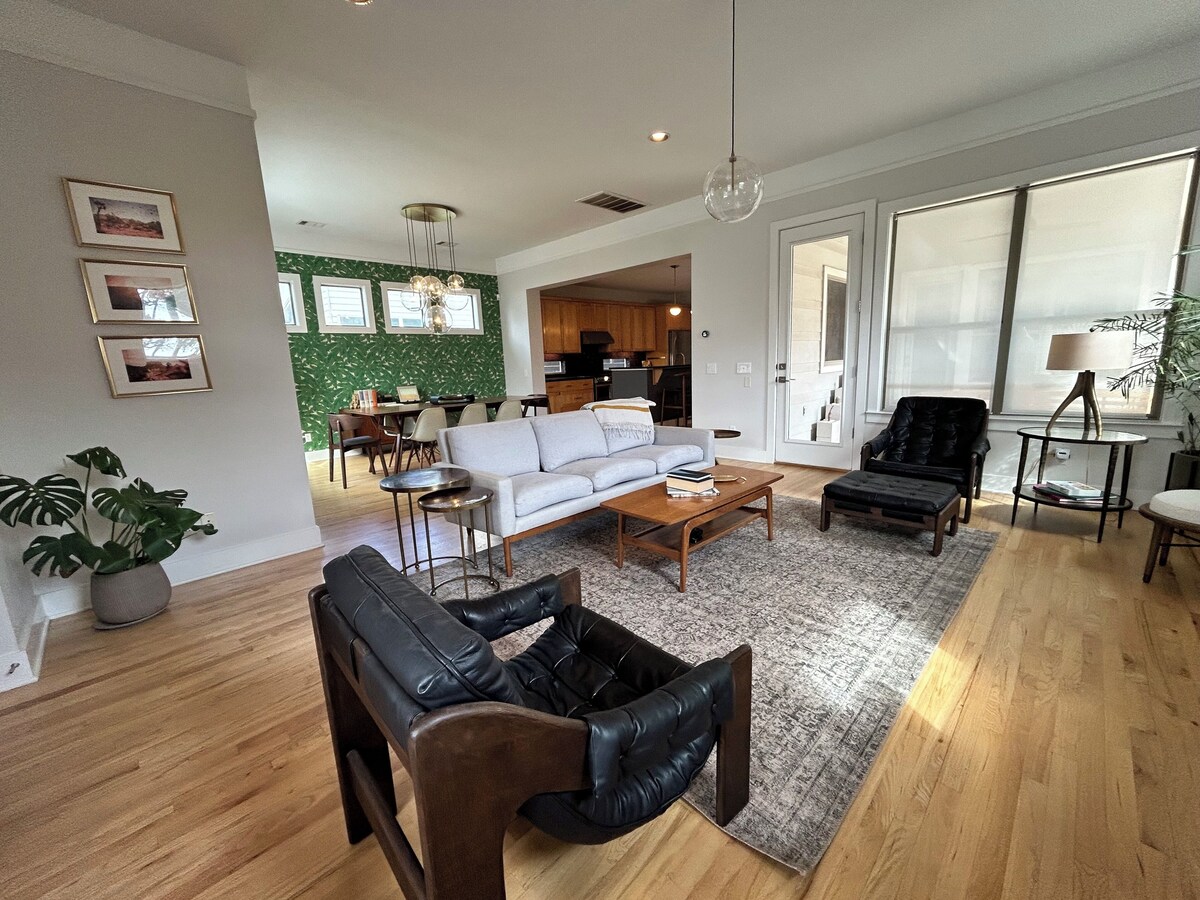 Photo 3 of Gorgeous Central Austin home minutes from UT and Downtown