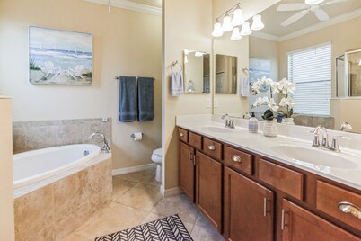 Charming 2-bedroom villa in Bradenton with at Heritage Harbor Country Club