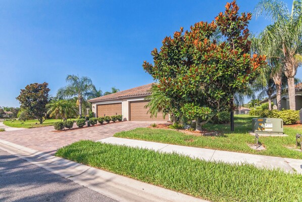 Property grounds - Charming 2-bedroom villa in Bradenton with at Heritage Harbor Country Club (Bradenton)