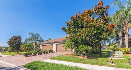 Charming 2-bedroom villa in Bradenton with at Heritage Harbor Country Club