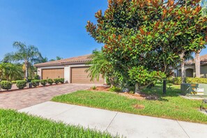 Exterior - Charming 2-bedroom villa in Bradenton with at Heritage Harbor Country Club (Bradenton)