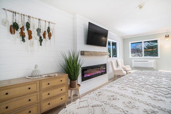 1 bedroom, travel crib, WiFi, bed sheets