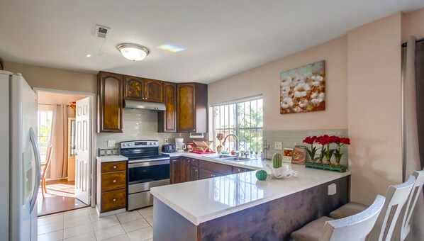 Fridge, microwave, oven, stovetop