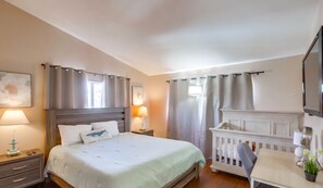 4 bedrooms, desk, iron/ironing board, free WiFi