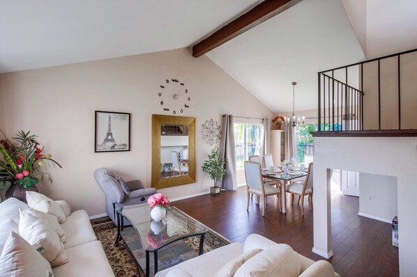 Smart TV, videojuegos, libros, biblioteca de música