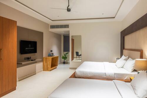 Desk, free WiFi, bed sheets