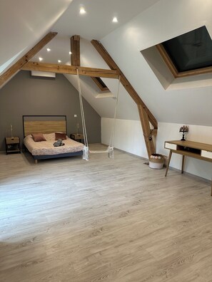 7 slaapkamers, een strijkplank/strijkijzer, reisbedje, gratis wifi
