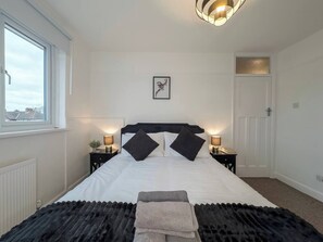 4 bedrooms, iron/ironing board, travel cot, free WiFi