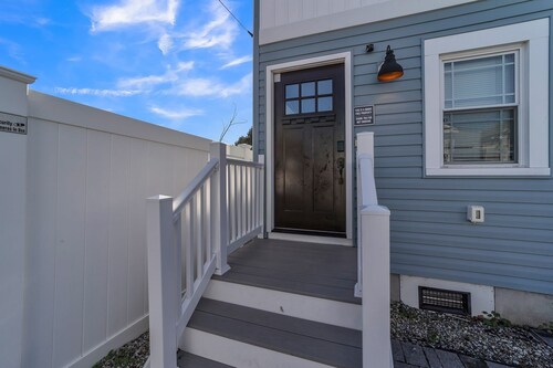 NEW! Charming 2-BR Home, 4 Blocks to the Boardwalk