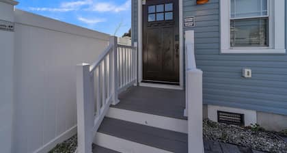 NEW! Charming 2-BR Home, 4 Blocks to the Boardwalk