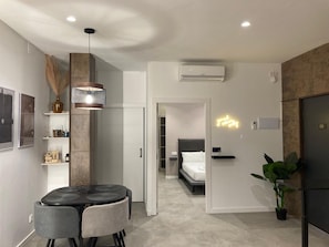 1 室のベッドルーム、WiFi、ベッドシーツ