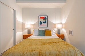 デスク、WiFi (無料)