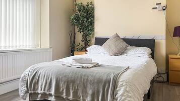 4 bedrooms, free WiFi, bed sheets