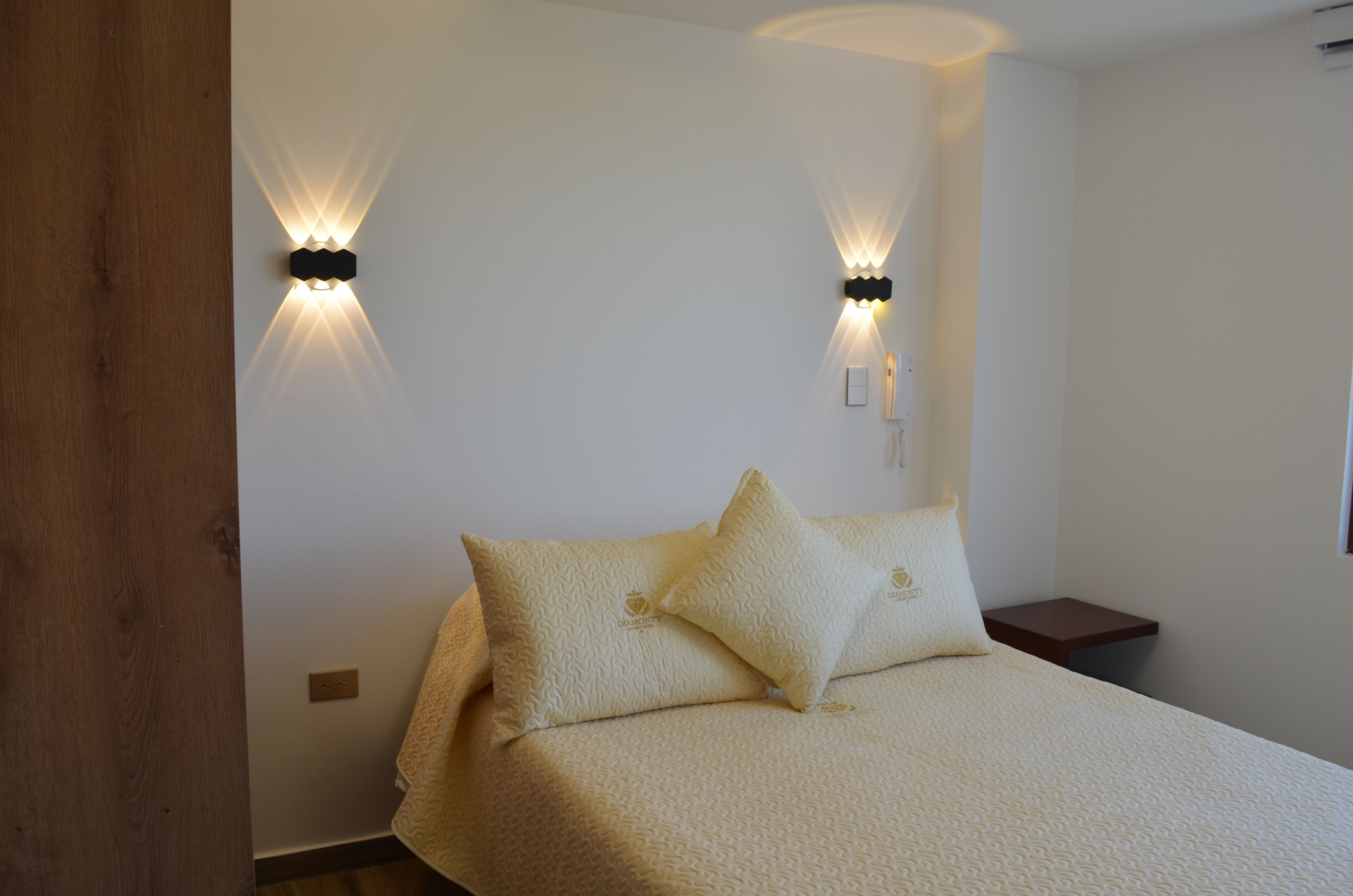 Classic Room, 2 Bedrooms | Desk, free WiFi