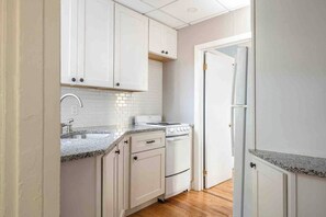 Frigorifero, forno, pentole/stoviglie/utensili