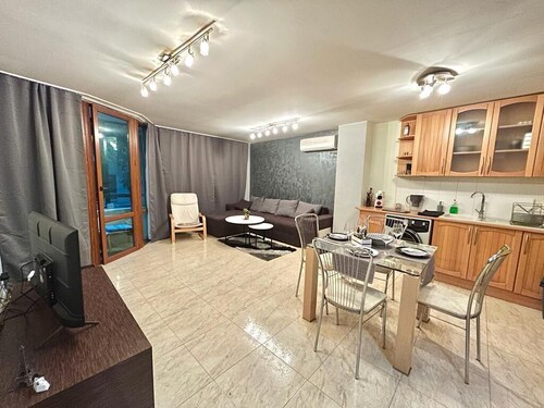 Cozy 2-bedroom apartment in the center 
of  Varna 