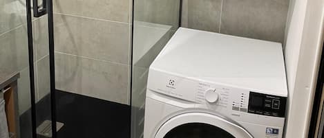 Handtücher, Seife, Toilettenpapier