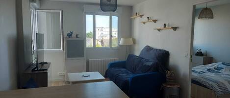 1 bedroom, WiFi (free), bed sheets
