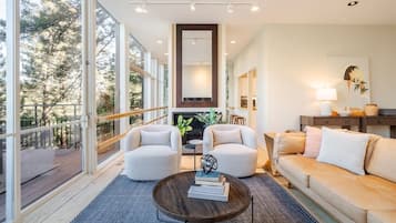 TV, lareira, escritórios