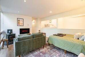 1 bedroom, Internet, bed sheets