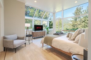 6 bedrooms, iron/ironing board, internet, bed sheets - 2 units in redwood forest for large gatherings (Mill Valley)