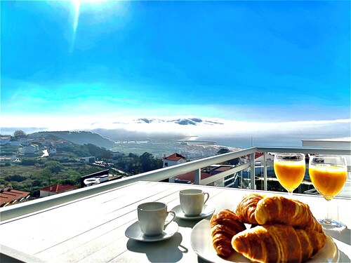 Exlusief penthouse met zeezicht in Nazaré aan de Portugese zilverkust 