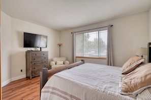 Maison mitoyenne, plusieurs lits, patio, vue jardin (Oasis on the Green of Eagle Crest)