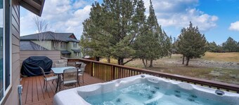 Oasis on the Green of Eagle Crest