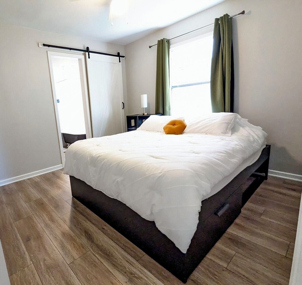 Photo 24 of Charming Pet friendly 2-bedroom house in lovely Houston inside the loop