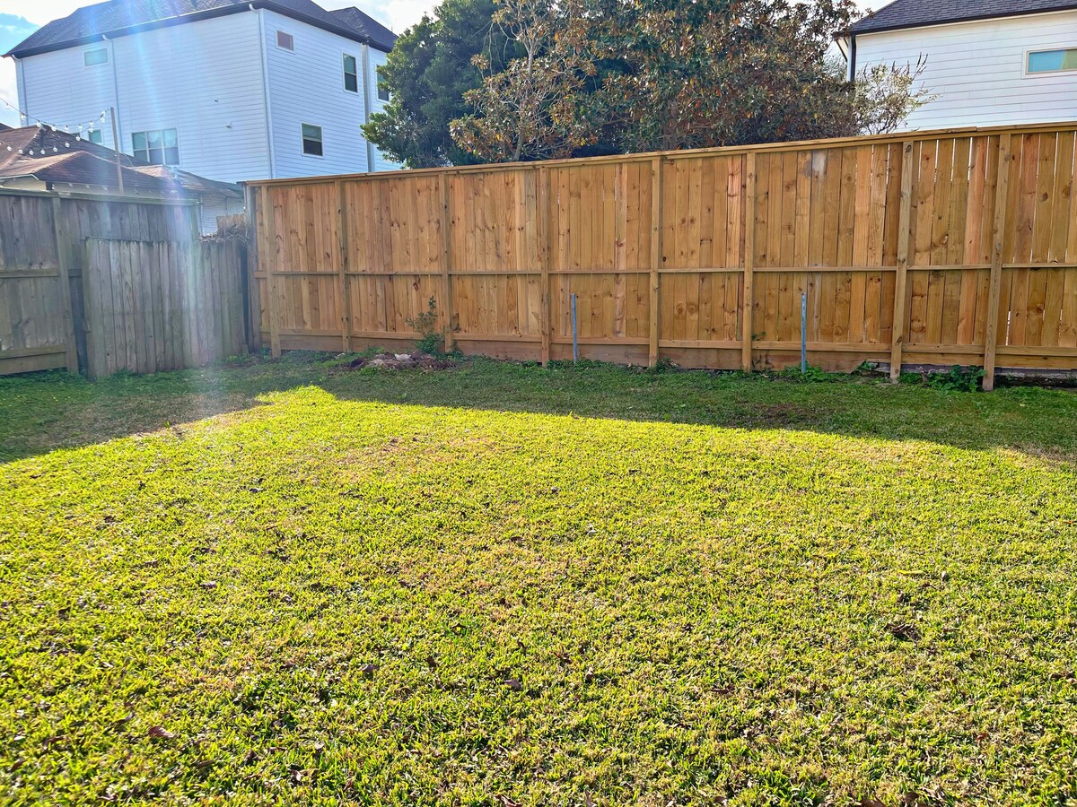 Photo 31 of Charming Pet friendly 2-bedroom house in lovely Houston inside the loop