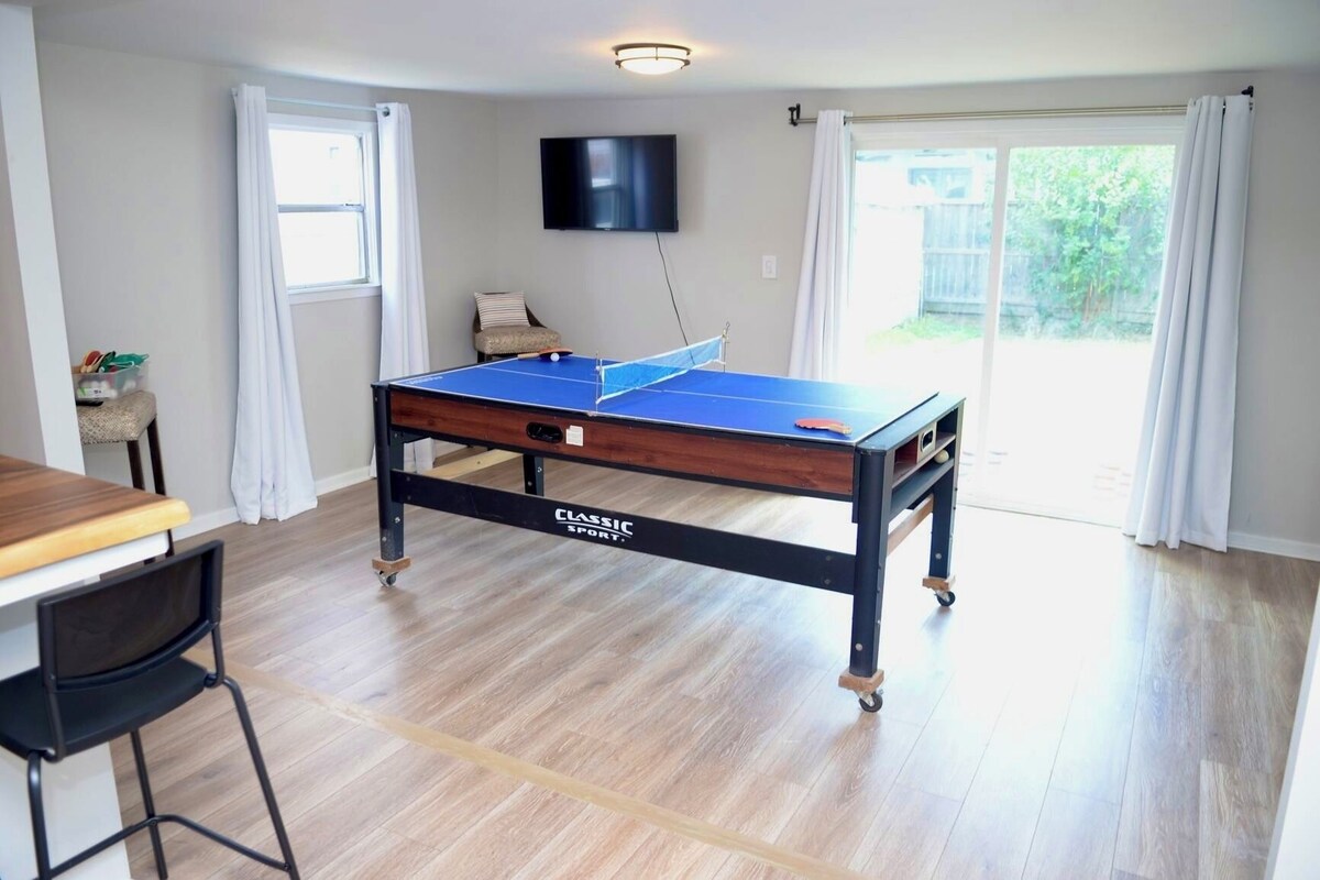 Photo 14 of Charming Pet friendly 2-bedroom house in lovely Houston inside the loop