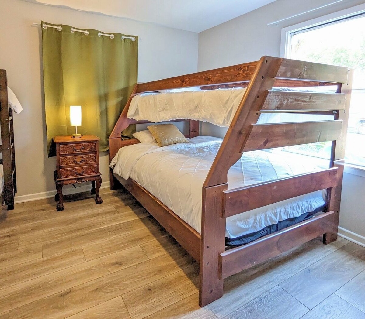 Photo 15 of Charming Pet friendly 2-bedroom house in lovely Houston inside the loop