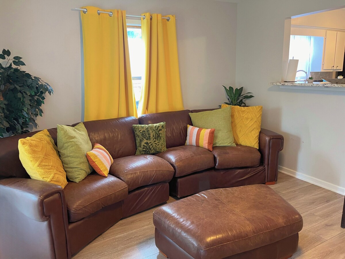 Charming Pet friendly 2-bedroom house in lovely Houston inside the loop