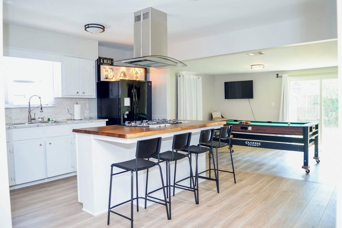 Photo 6 of Charming Pet friendly 2-bedroom house in lovely Houston inside the loop